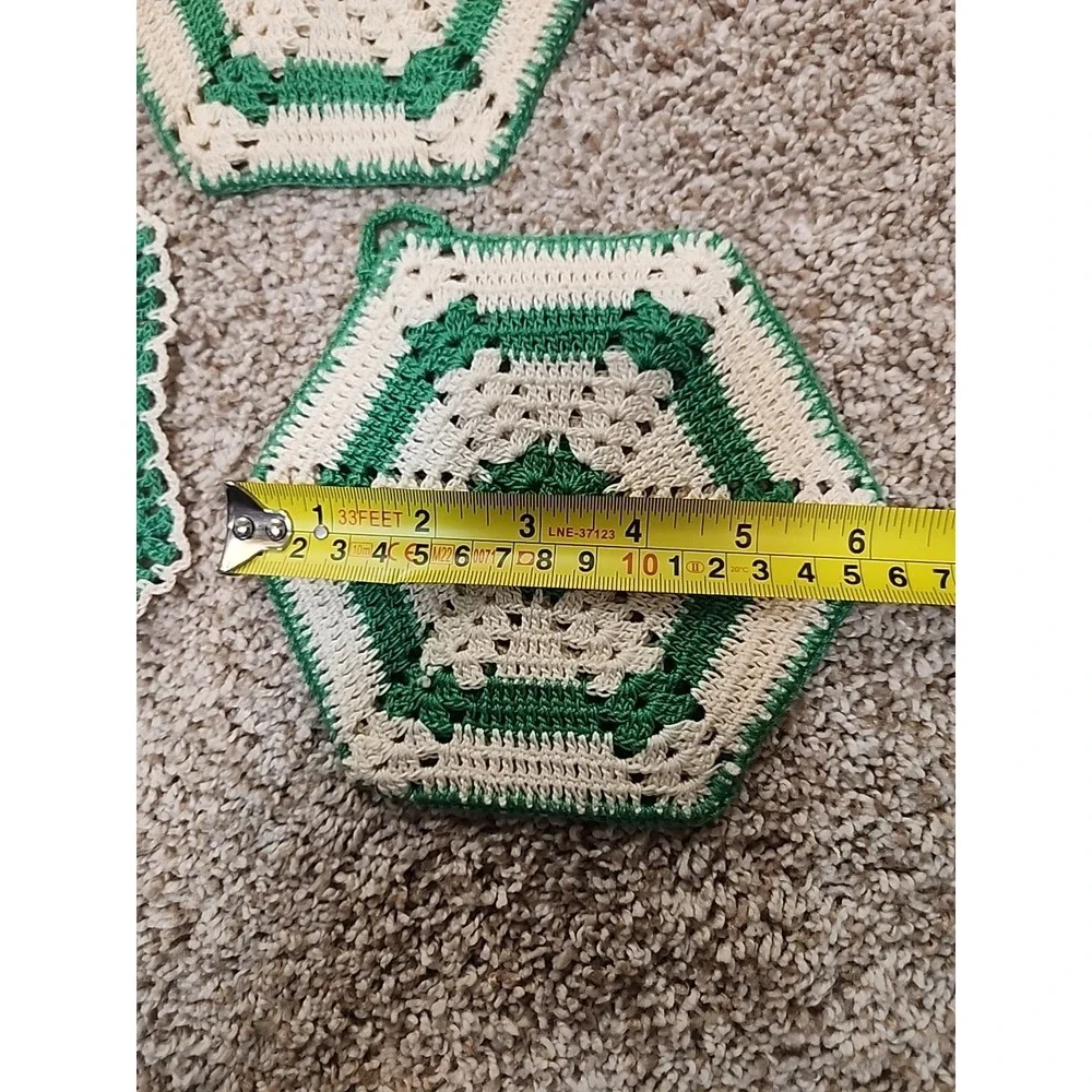 vintage crochet doilies White And‎ Green